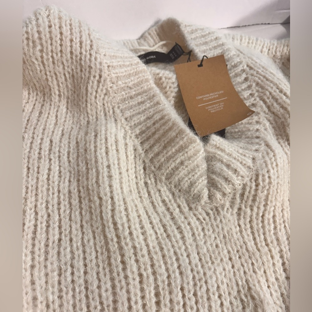 NWT Cozy Cream Sweater Vero Moda soft light size cropped size Medium layering - Picture 3 of 6